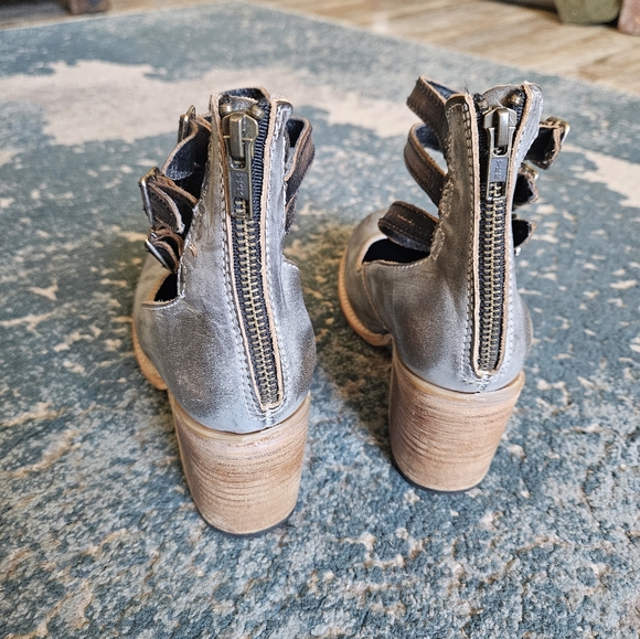 Freebird Randi - Picture 4 of 5